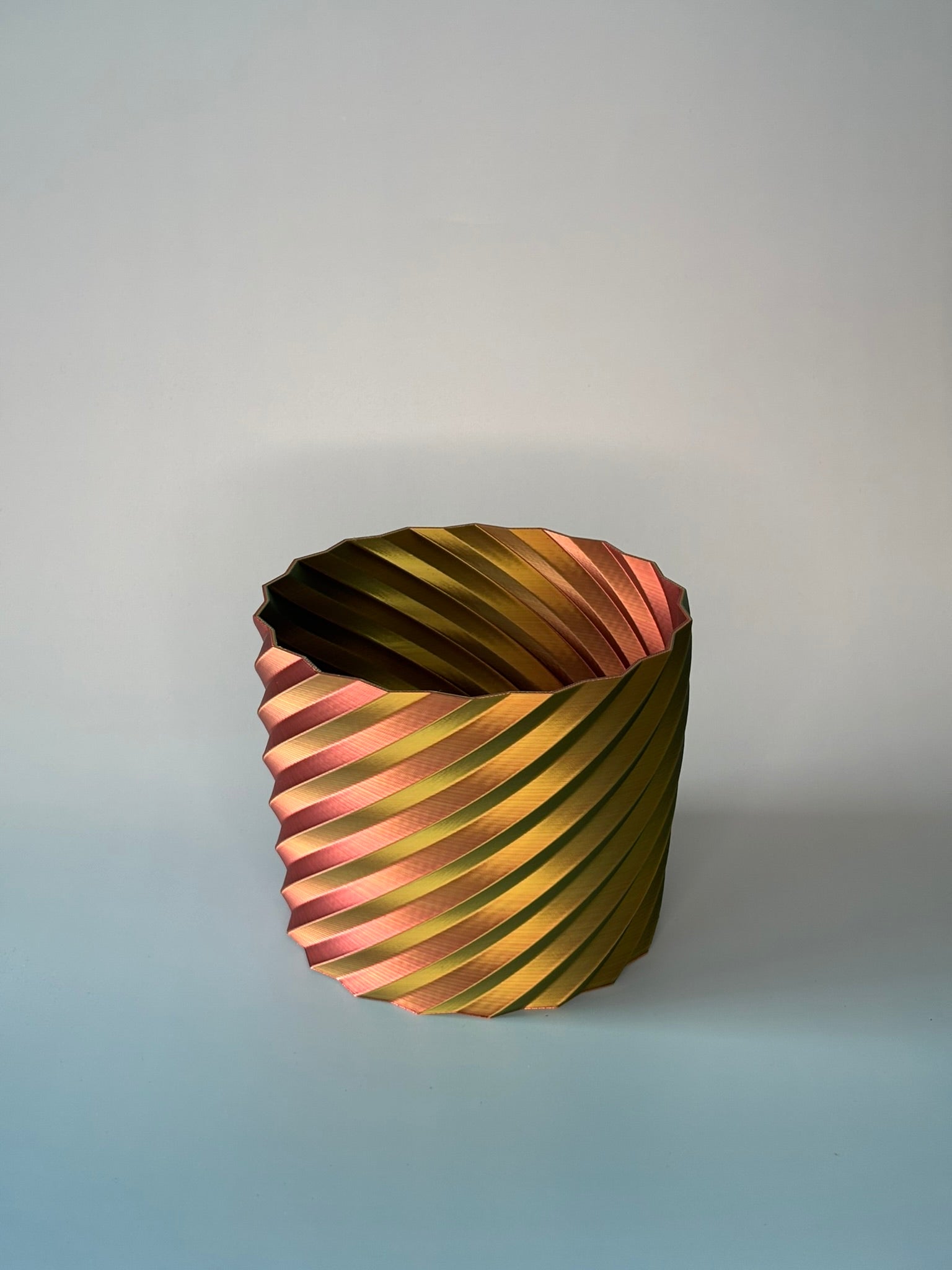 Zestaw trzech doniczek spiralna fala