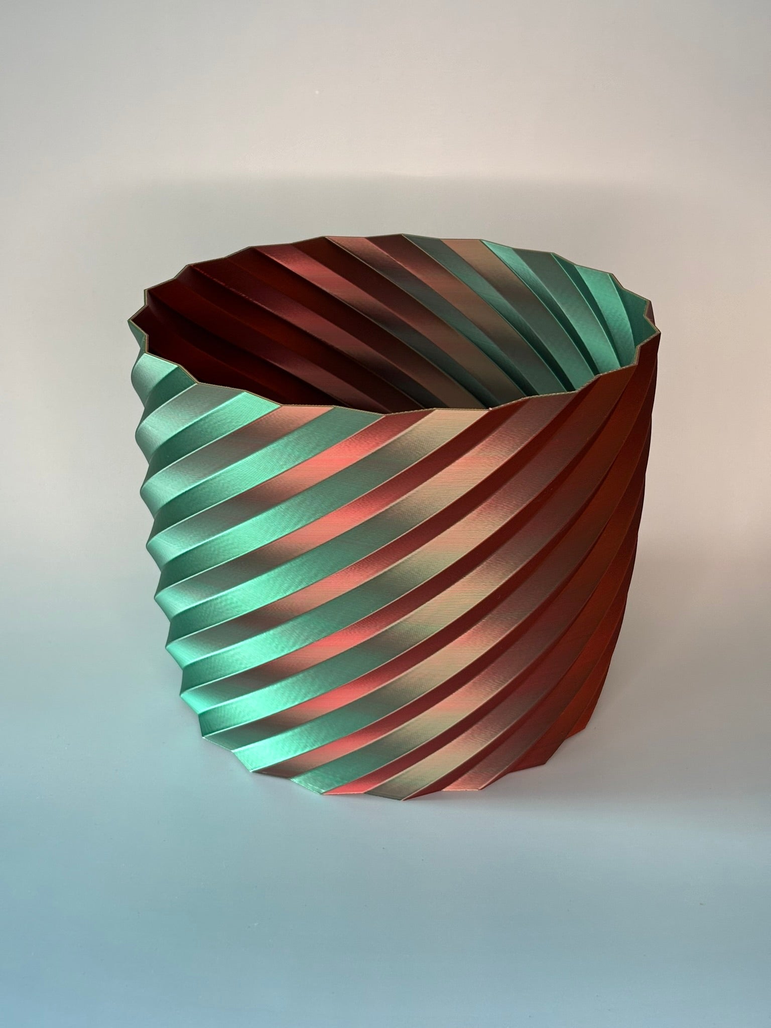 Duża doniczka spiralna fala