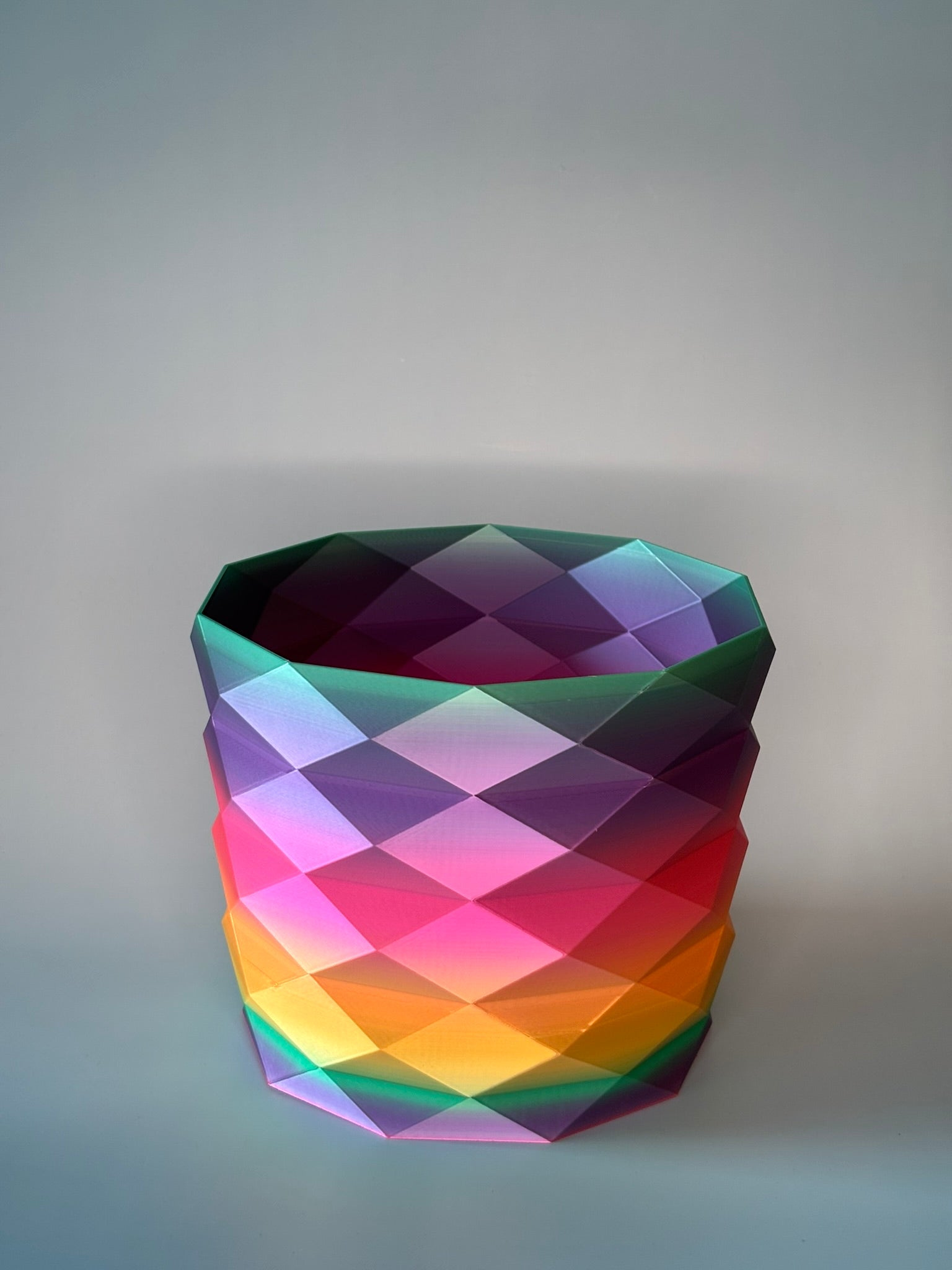 Duża doniczka geometryczna