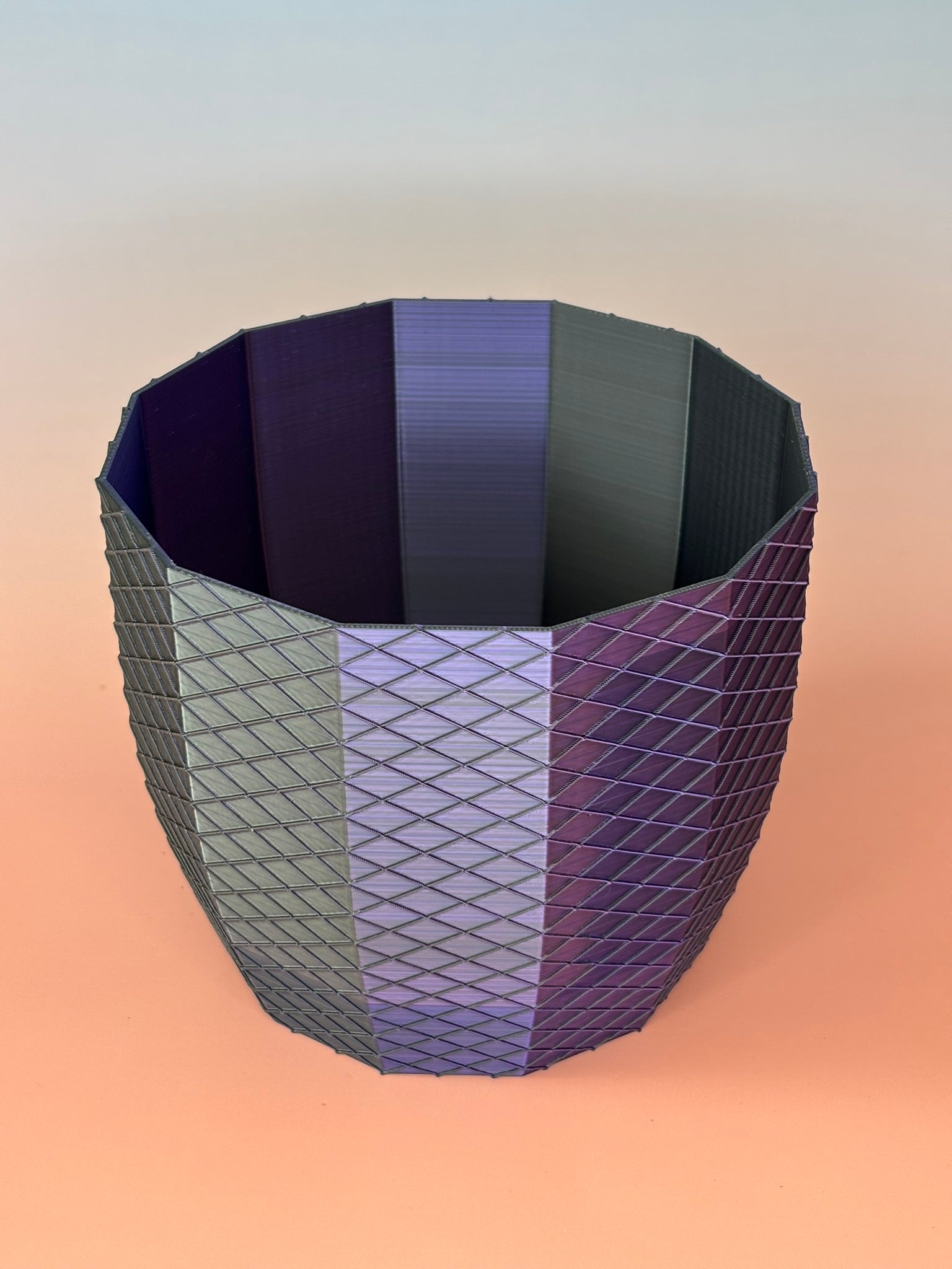 Średnia doniczka geometryczna podwójny szew