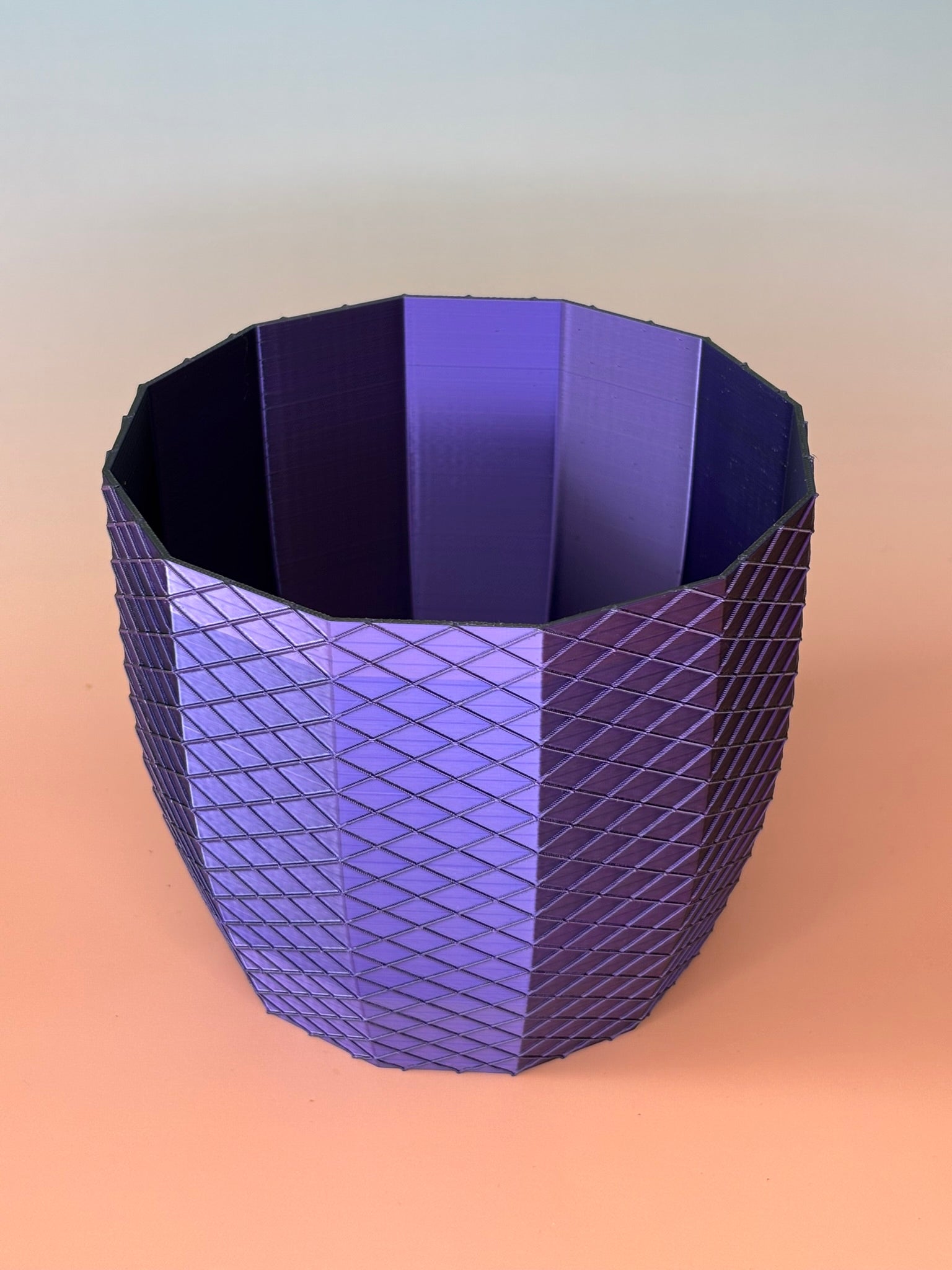 Średnia doniczka geometryczna podwójny szew